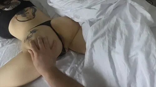 TheGorillaGrip_-_waking_up_wife_to_anall_4k_id_3056521.mp4_snapshot_01.26.130.md.webp